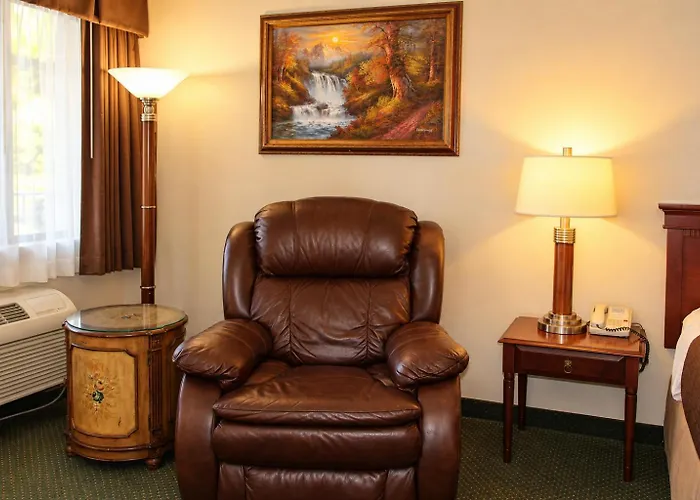 O'Cairns Inn And Suites